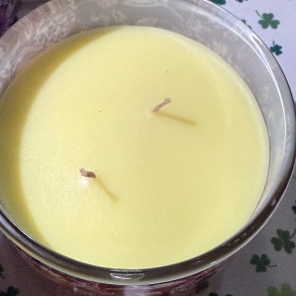 Lilly Pulitzer Medium 12 oz soy-based Candle “Tropical with a Twist” Haven Scent - Picture 10 of 10